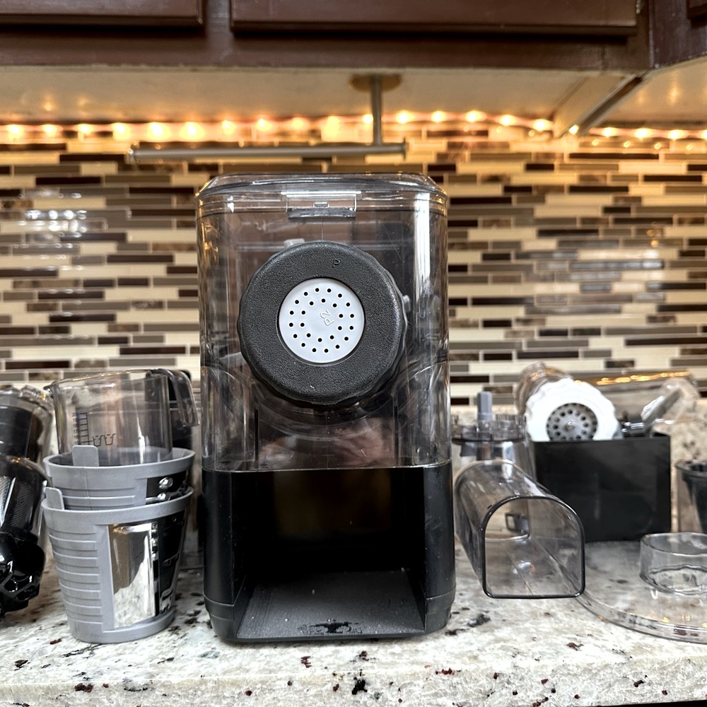 extractor de jugo diseñado por emeril lagasse